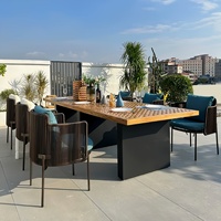 Ensemble de table à manger d'extérieur résistant aux intempéries de haute qualité, mobilier de patio de qualité commerciale avec table en teck à treillis et chaises en rotin