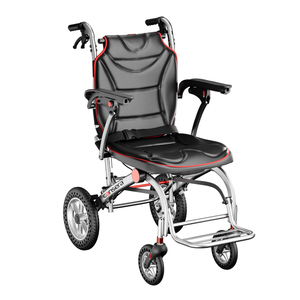 Sedia a Rotelle Premium Pieghevole con Telaio in Lega di Alluminio, Sedile Ergonomico Rimovibile in Pelle Lavabile, Ruote a Nido d'Ape da 12 Pollici e Asta di Traino - Product Image 1