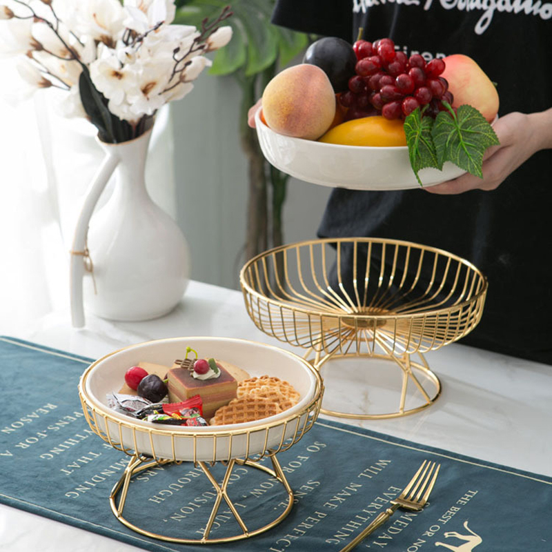 Nordic Luxury Keramischer Snack Teller mit Goldgestell – 4er Set