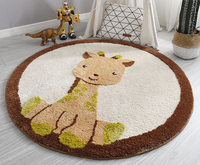 Jolis enfants à fourrure à motif animal aiment bébé jouer tapis rond tapis