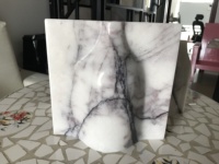 Vase en marbre blanc fabriqué à la main | Décoration de luxe pour la maison et le bureau | Pot de fleur en pierre unique pour la décoration intérieure | Prix de gros