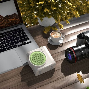 便携式迷你无线 MP3 扬声器 RGB LED L 深沉低音 强劲音质 智能音乐播放器 适用于户外电池手电筒 - Product Image 6