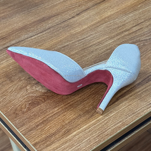 LUOQIAO S055 2026 Nouvelles Chaussures <span class=keywords><strong>de</strong></span> Danse Latine Jazz à Talons Hauts pour Femmes, Bout Pointu, Paillettes Argentées, Semelle en Daim Rouge, Chaussures <span class=keywords><strong>de</strong></span> Danse Professionnelles - Product Image 2