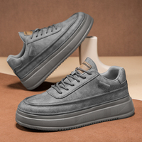 Zapatos de skate informales de suela gruesa de cuero de microfibra de alta calidad para hombre, zapatillas versátiles que aumentan la altura