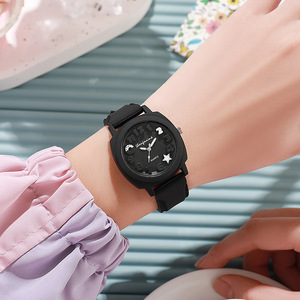 Reloj de silicona con diseño en relieve, reloj de moda, reloj informal para mujer, correa de cuarzo cuadrada, diseño simple - Product Image 2