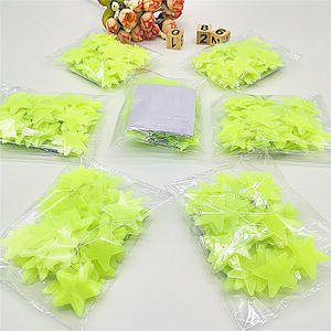 Paquete de 100 Piezas de Adhesivos de Pared de Estrellas Luminosas Fluorescentes de Plástico que Brillan en la Oscuridad de 3 cm para Niños - Product Image 2