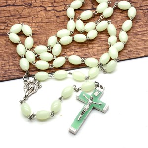 Collar de cadena personalizado que brilla en la oscuridad, colgante de cruz, collar de Rosario para iglesia, cuentas de oración de Jesús, productos religiosos - Product Image 6