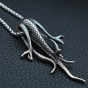 Collar con colgante de serpiente de tres cabezas de acero inoxidable yunnique, joyería del zodiaco animal para hombre, cadena de perlas de 60cm, accesorio de moda - Product Image 1