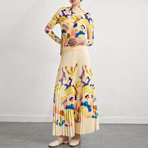 Miyake Traje Plisado para Mujer, Camiseta Elástica de Manga Larga Estampada de Alta Gama + Falda Tobillera, Conjunto de Ropa de Dos Piezas, Venta Al por Mayor - Product Image 1