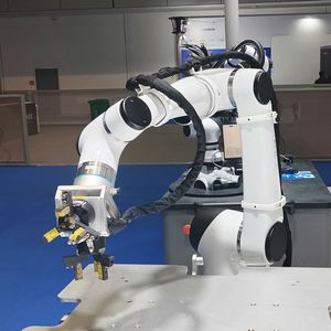 Bras robot collaboratif 6 axes HWINT à conception avancée et sécurité intégrée pour l'emballage de cellules et la palettisation de cartons - Product Image 1