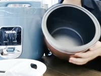 Rice Cooker Listrik Avinas AV-507 Ukuran Keluarga 5L 900W, Panci Dalam Anti Lengket Aluminium, Pengukus Makanan untuk Memasak Sehat di Rumah