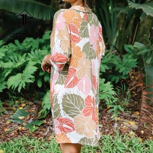 Vêtements de plage hawaïens d'été pour femmes, chemise-robe boutonnée en rayonne, longueur genou, vente chaude, fabricant - Product Image 6