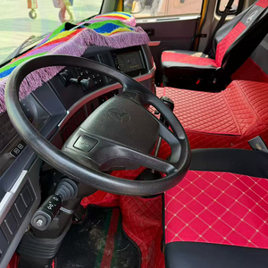 En Stock: Neumáticos de Marca China con 95% de Vida Útil, Grúa Móvil sobre Camión STC900T7 de 90 Toneladas de Segunda Mano con Sistema de Control Hidráulico en Venta - Product Image 4