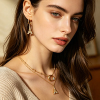 SUMMLY Vente en gros Collier pendentif Tour Eiffel et boucles d'oreilles créoles en acier inoxydable plaqué or 18 carats hypoallergénique, ensemble de bijoux pour femme