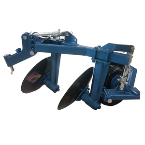 Aratro a dischi per l'uso posteriore su trattori agricoli a mano, ideale per la lavorazione del terreno agricolo. - Product Image 3