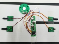 Vente en gros usine : Voiture musicale personnalisée avec puce de carte cadeau, lumière LED et musique enregistrable (30 secondes) pour enfants, certifiée CE