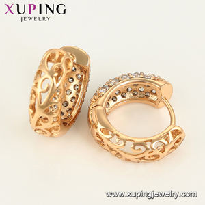 98816 <span class=keywords><strong>Xuping</strong></span> Aros Pendientes Joyería Estilo Español Diseño de Lujo en <span class=keywords><strong>Oro</strong></span> Aretes <span class=keywords><strong>Oro</strong></span> Mujer Circonitas Pendientes Huggie - Product Image 3