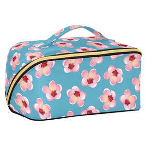 Pochette portable rose à fleurs, ouverture plate, sac de maquillage personnalisé avec logo, fermeture éclair dorée, trousse de toilette imperméable pour femmes - Product Image 1