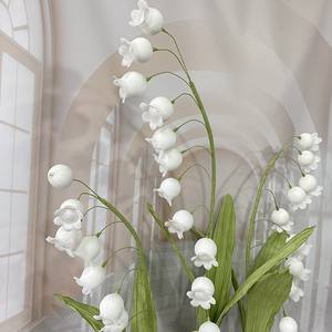 Vente en gros de fleurs géantes de muguet blanches Décorations en papier Décoration de mariage Fleur géante en papier crêpe - Product Image 2