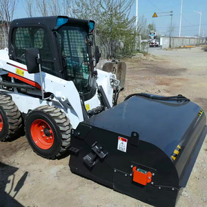 Barredora manual retráctil trasera Shenghe 6000 para montaje frontal en cargadora frontal - Product Image 2