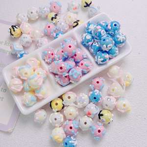 Perles acryliques 3D peintes à la main, perles colorées en forme de diamant, perles lâches de 16 mm de forme irrégulière pour chaîne de téléphone portable DIY - Product Image 1