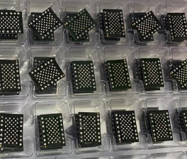 Longwei <span class=keywords><strong>128GB</strong></span> EMMC 5.1 IC รองรับมาตรฐาน RoHS แบบ SMD/SMT 2.7V-3.6V สำหรับ <span class=keywords><strong>iPhone</strong></span> 6/6s/7/8 Plus/<span class=keywords><strong>SE</strong></span>/XR/11/12/Mini/13/14/Pro Max/15 Plus - Product Image 5