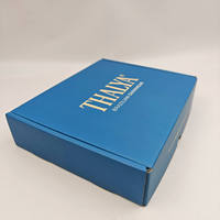 Boîte d'emballage pour vêtements en carton rigide personnalisée avec logo, vente en gros, pelliculage mat, gaufrage, luxe, recyclée, colorée, pour envoi postal