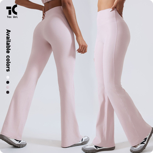 Leggings de yoga de cintura alta con textura de cuero sintético, efecto levanta glúteos, ajuste ceñido, transpirables, de secado rápido, con cintura elástica de Spandex/Nylon. - Product Image 3