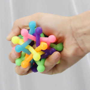 Juguete para mascotas de silicona resistente a mordeduras de colores para gatos, perros y pájaros con una bola de pinchazo, bola de plástico duradera - Product Image 5