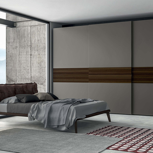 Armoire de qualité supérieure, fabrication soignée, résistante à l'usure, pour rangement personnalisé dans la chambre à coucher - Product Image 4