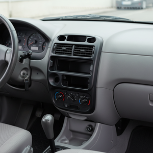 Marco de Radio para Auto Hyundai Accent, Modelos 95-00, Tipo de Aire Acondicionado, Ajuste Universal - Product Image 3