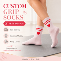 Chaussettes de Pilates antidérapantes à logo personnalisé, motif cœur rose, double bordure rayée rouge, pour femmes, yoga, fitness