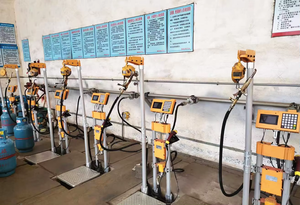 <span class=keywords><strong>Adaptateur</strong></span> <span class=keywords><strong>de</strong></span> <span class=keywords><strong>remplissage</strong></span> semi-automatique haute précision en laiton pour bouteilles <span class=keywords><strong>de</strong></span> <span class=keywords><strong>gaz</strong></span> GPL, <span class=keywords><strong>gaz</strong></span> chimique et <span class=keywords><strong>gaz</strong></span> <span class=keywords><strong>de</strong></span> papier, avec robinet d'angle et tête <span class=keywords><strong>de</strong></span> <span class=keywords><strong>remplissage</strong></span> haute pression - Product Image 5