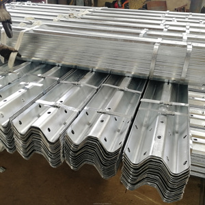 Carretera usada viga de barandilla galvanizada tres olas barandilla de tráfico de barandilla de carretera - Product Image 4