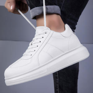 Chaussures de course pour hommes invisibles augmentant la taille, semelle épaisse de 8 cm, en maille, à lacets, baskets décontractées blanches à bout rond pour l'automne - Product Image 2