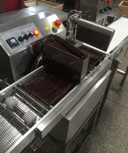 Vente chaude de machine à enrober les biscuits au chocolat / machine à enrober le chocolat à bande transporteuse / machine à faire fondre le chocolat automatique - Product Image 6