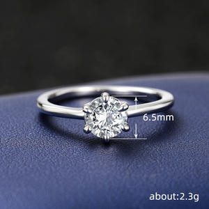 Anillo de Compromiso Clásico para Mujer con Diamante Natural de Corte Brillante Redondo de 5mm y Banda Solitaria - Product Image 6