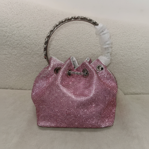 Bolso de mano cuadrado plateado de lujo con cristales de imitación, ideal para banquetes y bodas, al por mayor. - Product Image 1