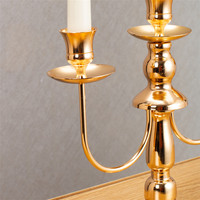 Petit chandelier européen en fer doré à 5 têtes pour la décoration de table de mariage, de maison, d'hôtel et de restaurant