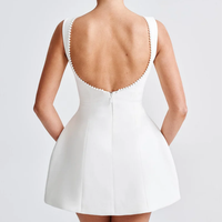Robe mini élégante blanche unie sans manches avec encolure ornée de dentelle, grand nœud au dos, décontractée pour soirée, coupe trapèze, couleur unie