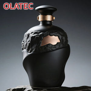 Collection de bouteilles en verre OLATEC Premium avec textures en relief, incrustations métalliques et boîtes personnalisées pour <span class=keywords><strong>Cognac</strong></span>, Whisky et spiritueux de luxe - Product Image 2