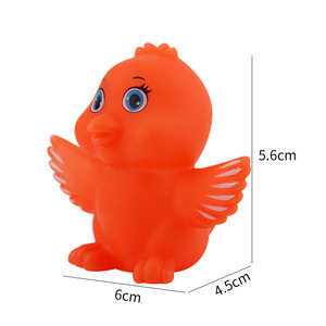 Juguete de vinilo para niños con sonido para jugar en <span class=keywords><strong>el</strong></span> agua, para baño, juguete combinado de bosque <span class=keywords><strong>y</strong></span> tierra, pequeños animales que chirrían - Product Image 5