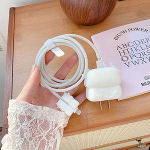 Nouveau dessin animé chargeur protecteur tête de charge protecteur <span class=keywords><strong>enrouleur</strong></span> de câble pour <span class=keywords><strong>Iphone</strong></span> 18/20w tête de charge rapide - Product Image 2