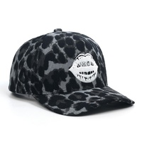 Casquette de baseball personnalisée à 5 panneaux en tissu de velours côtelé à motif léopard de haute qualité avec logo brodé