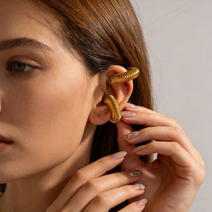 Pendientes de Moda de Acero Inoxidable 316L, Chapados en Oro de 14k y 18k, Pendientes Finos Tipo Brazalete, Sin Perforación, para Mujer - Product Image 2