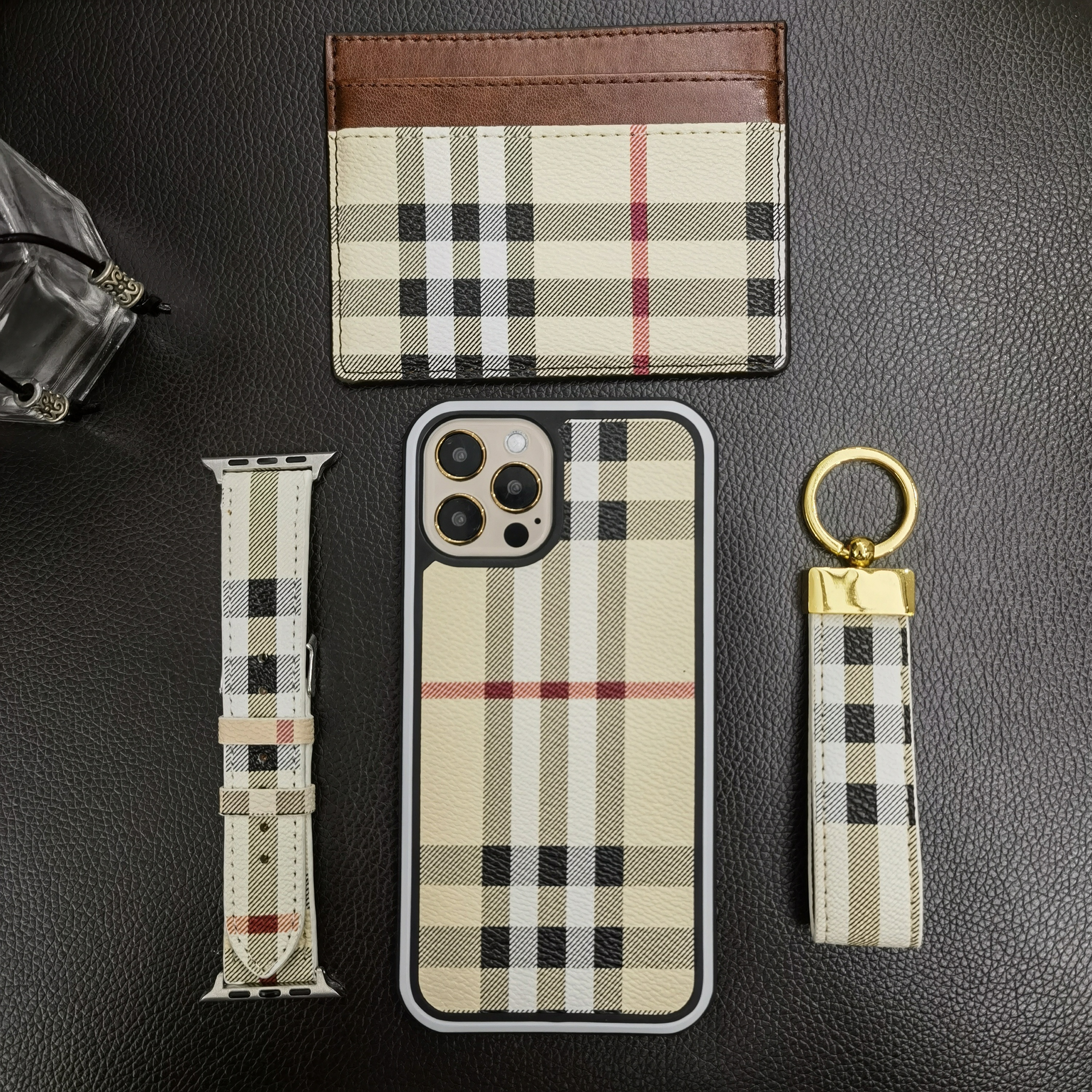 Luxury Designer TPU PC Material Phone <strong>Case</strong> for <strong>iPhone</strong> Water-Resistant Shockproof <strong>Premium</strong> Mobile Phone Protection Cover