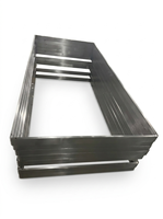 Fabrication sur mesure de cadres métalliques en acier inoxydable et aluminium, découpe laser de précision, soudage, polissage de surface, mobilier industriel