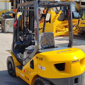 Pórtico de tres secciones del apilador Komatsu de 3 toneladas usado de alta calidad con movimiento lateral del carro Maquinaria de componentes de núcleo de bomba de motor de bajo precio - Product Image 6