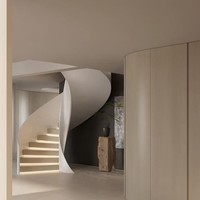 Escalier en colimaçon moderne avec structure en acier et balustrade en verre, escalier intérieur de villa de luxe, taille et couleur personnalisables, disponible dès maintenant
