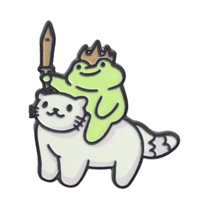 Pin de esmalte de dibujos animados de Rana Caballero montando gato blanco, estilo fantasí<span class=keywords><strong>a</strong></span> de cuento de hadas, con diseño de rana con corona dorada y espada, broche, insignia de solapa, joyerí<span class=keywords><strong>a</strong></span> - Product Image 1